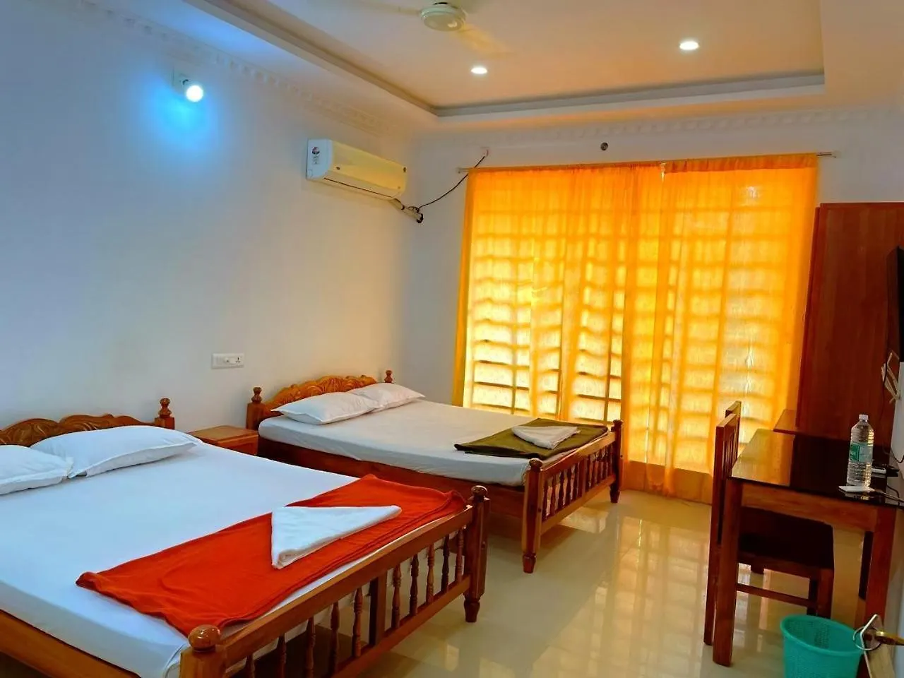 Somatheertham Resort 트리반드룸