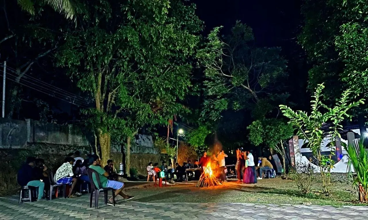 טריואנדרום Somatheertham Resort